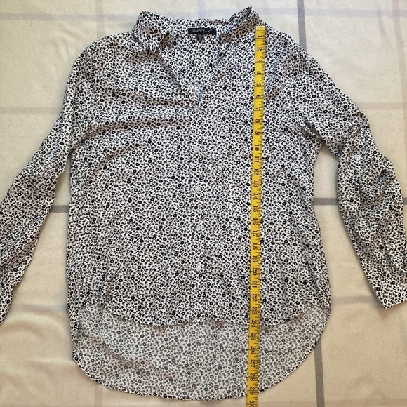 Velvet Heart Black and White Flower Print Button Down Blouse Size Medium - Picture 10 of 12